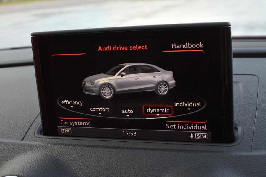 Детали интерьера Audi S3 Sedan (8V) 2013 года  (UK) (фото 47 из 53)